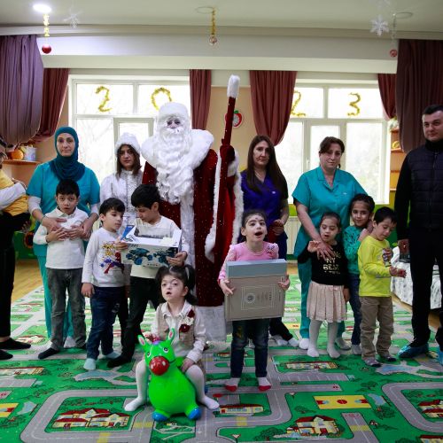 “Baku City Residence” Yeni ildə uşaqlara sevinc bəxş etdi